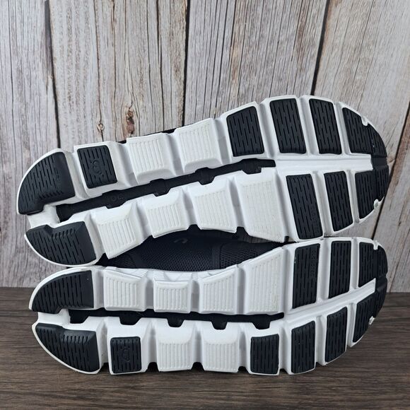 On Cloud 5 Slip On Bungee Lace Running Shoes Black White Women's Sz 9.5 (GUC) - Picture 8 of 9